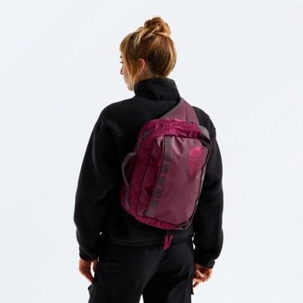 The North Face Base Camp Voyager Sling 3