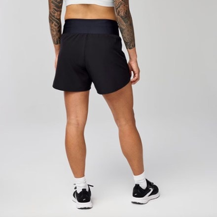 Brooks Chaser 5" Shorts - Women's 1