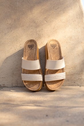 Reef Cushion Vista Hi Sandals - Women's 7