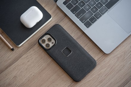 Peak Design Everyday Case - iPhone 12 6