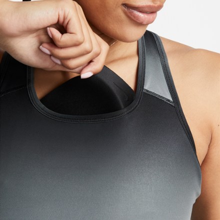 Nike Swoosh Long Line Run Bra 7
