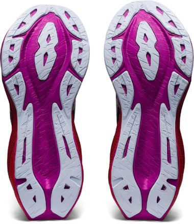 ASICS Novablast 3 Road-Running Shoes - Women's 4
