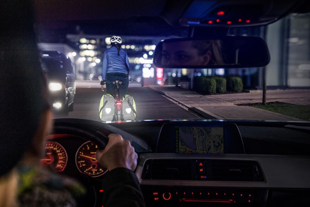 Location Image for Back-Roller High-Visibility Pannier - Single