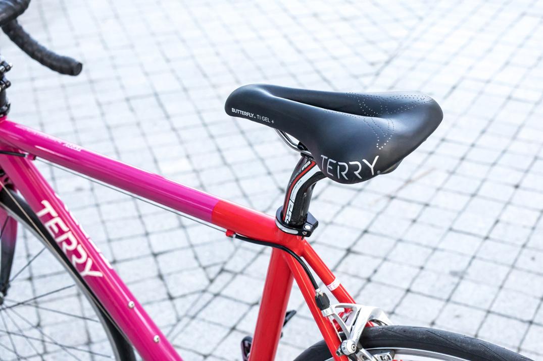 Location Image for Butterfly Ti Gel + Saddle - Women's