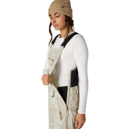 686 Regalia Bib Pants - Women's 3