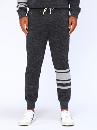 rei joggers