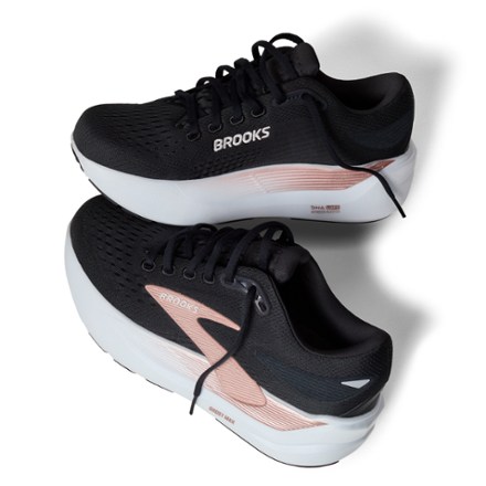 Brooks Ghost Max 3 Road-Running Shoes - Women's 6