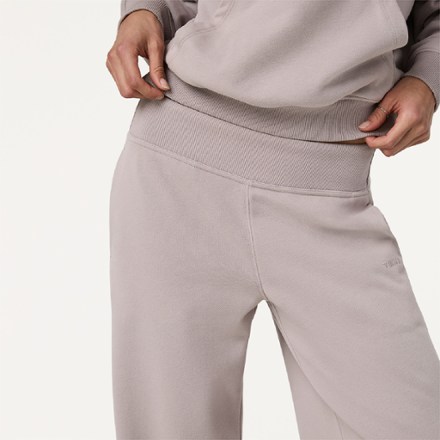 Vuori Sedona Mid-Rise Wideleg Pants - Women's 4