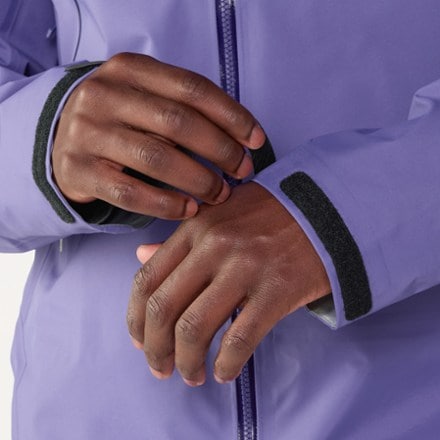 Arc'teryx Beta SL Jacket - Men's 8
