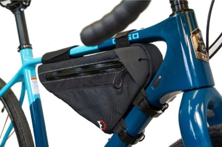 Rei deals revelate designs