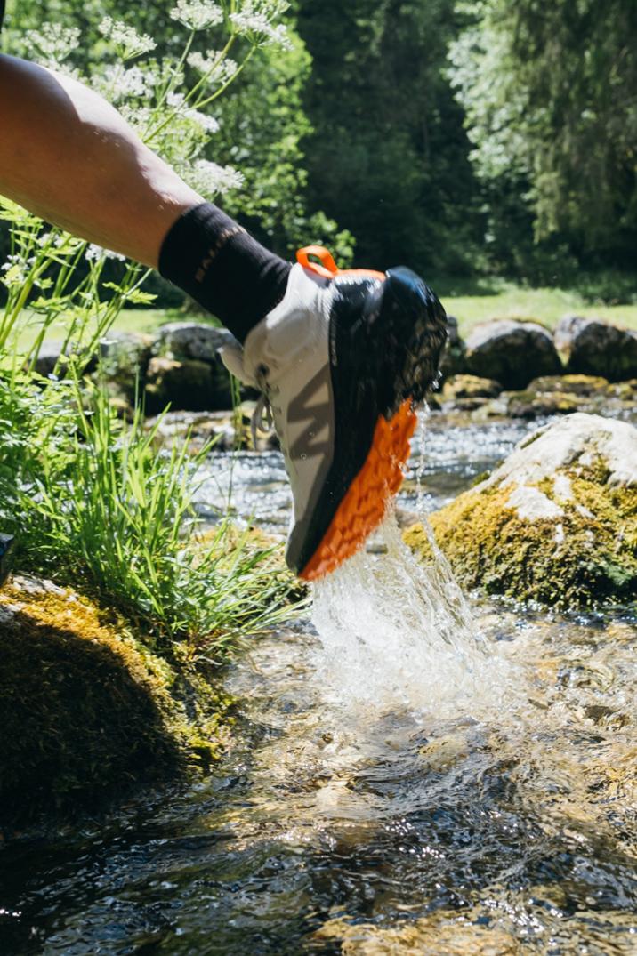 Location Image for Elixir Activ Mid GORE-TEX Hiking Boots - Men's