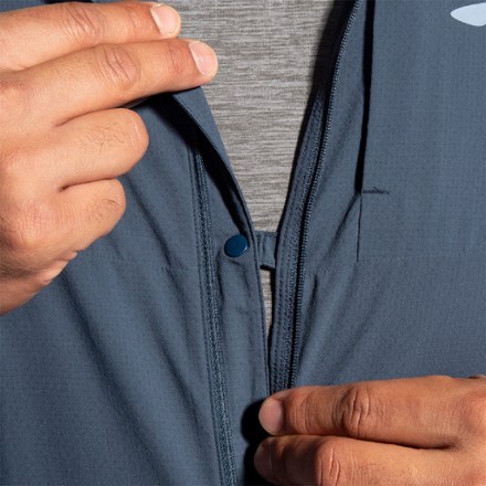 Brooks Canopy Jacket - Men's 4