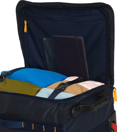 The North Face Base Camp Voyager Roller Bag - 21" 4