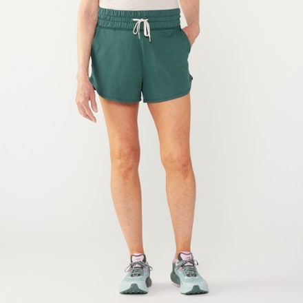 Vuori Halo Performance Shorts 2.0 - Women's 2