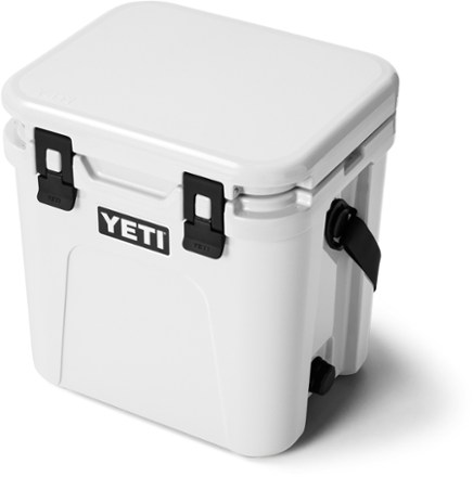 YETI Roadie 24 2.0 Hard Cooler 2