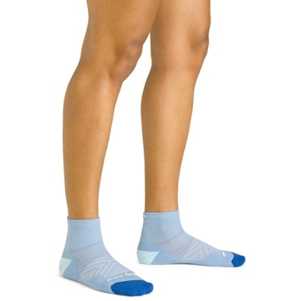 Darn Tough Run Quarter Cushioned Ultra-Lightweight Running Socks - Women's 1