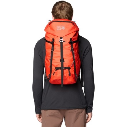 Mountain Hardwear Scrambler 25 Pack 4