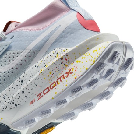Nike Zegama 2 Trail-Running Shoes - Women's 4