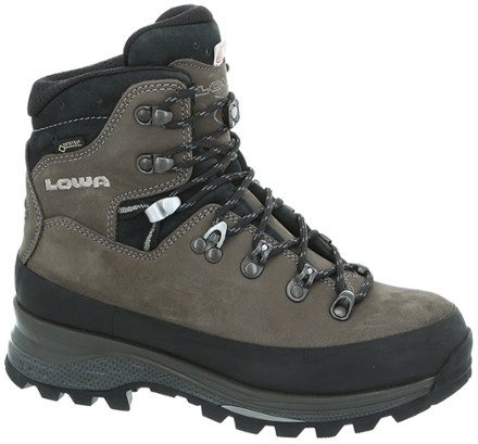 lowa hiking boots womens