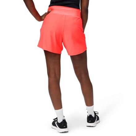 Brooks Chaser 5" Shorts 2.0 - Women's 1