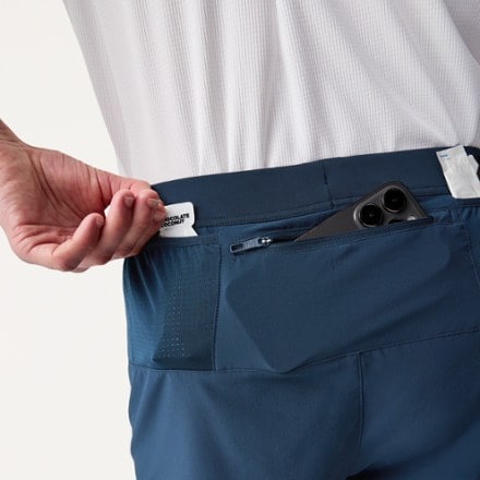 Brooks Journey 5" Shorts - Men's 2
