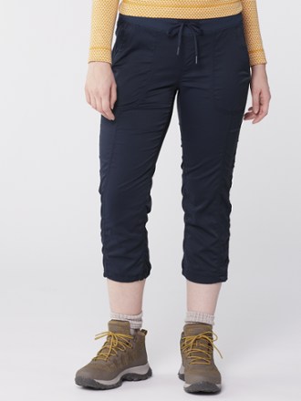 The North Face Aphrodite 2.0 Capri Pants - Women's 1