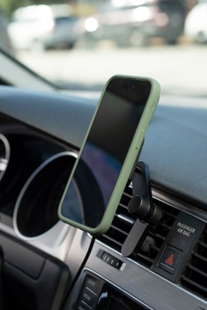 Peak Design Car Vent Mount - Charging Qi2 4