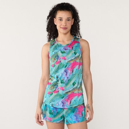 Model info: Height: 5'9" | Chest: 35D | Waist: 28" | Wearing size: M