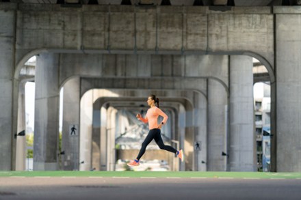 Location Image for Arahi 7 Road-Running Shoes - Women's