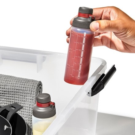 OXO Outdoor Leakproof Squeeze Bottle Set 9