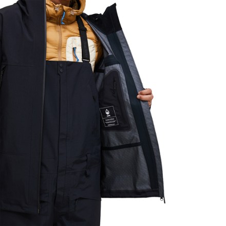 Peak Performance Edge HIPE 3L Jacket - Men's 7