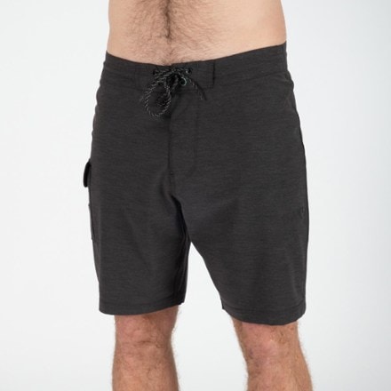 VISSLA Solid Sets 18.5" Boardshorts - Men's 0