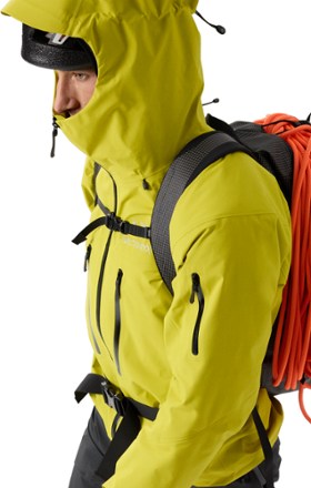 Arc'teryx Alpha SV Jacket - Men's 9