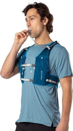 Nathan Vapor Air Lite 4 L Hydration Vest 9