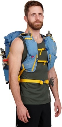 Ultimate Direction Fastpack 30 Pack Bottles and accessories not included
