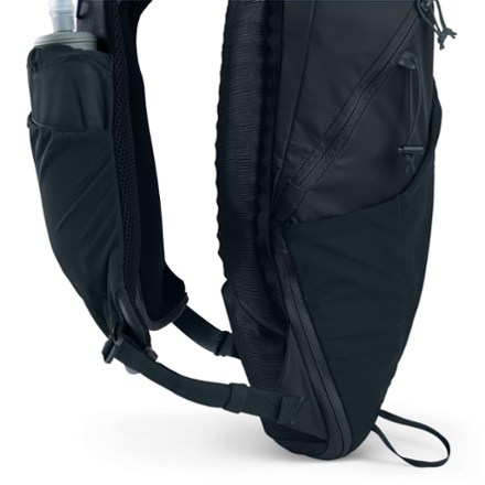 Ultimate Direction Blazek 18 Pack Zipped for 14 L capacity; soft flasks not included