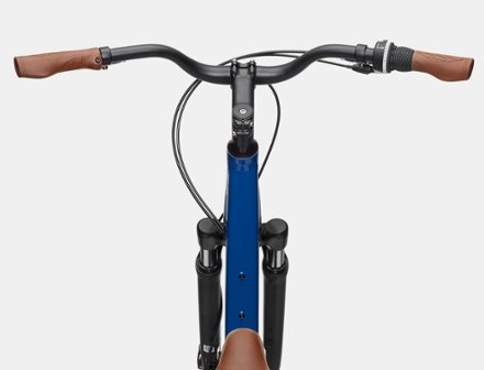 Cannondale Adventure 2 Bike 3