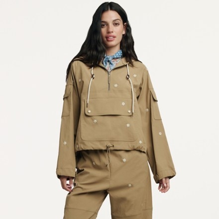 THE GREAT. OUTDOORS Embroidered Crop Trailhead Pullover - Women's 1