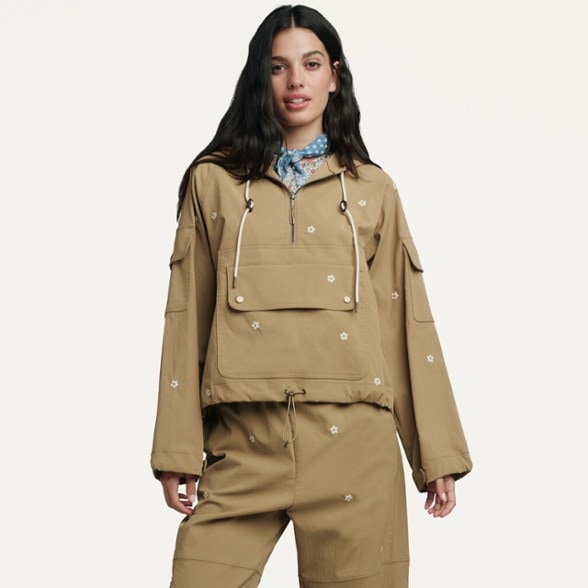 On Body Image of color Khaki Daisy/Embroidery