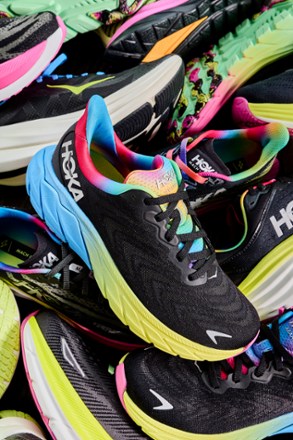 HOKA Arahi 6 Road-Running Shoes - Women's 8