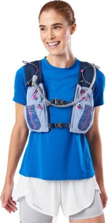 Nathan VaporAiress 3.0 7 L Hydration Vest - Women's 1