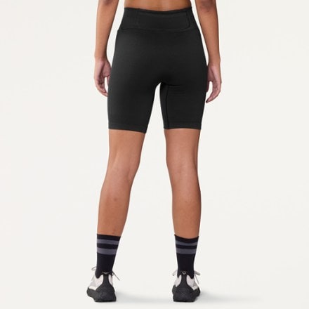 CIRCLE Keep The Flow Shorts 2.0 - Women's 3