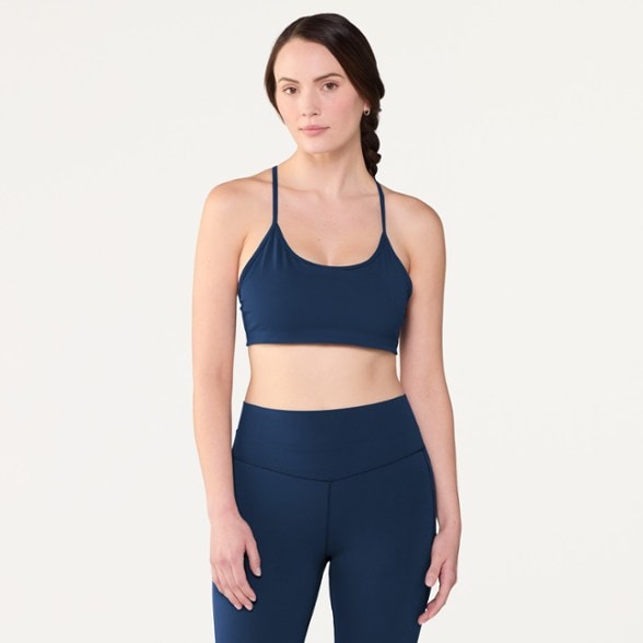 Model info: Height: 5'9" | Chest: 34C | Waist: 33" | Inseam: 31" | Wearing size: L