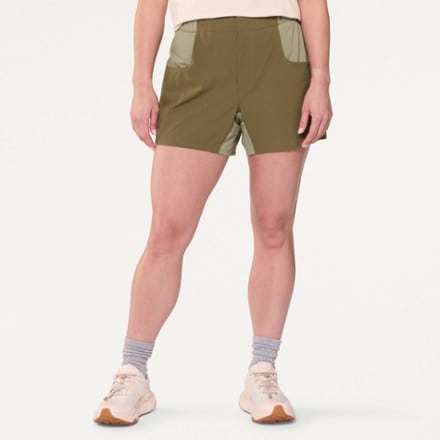 Janji Trekker 4" Shorts - Women's 2