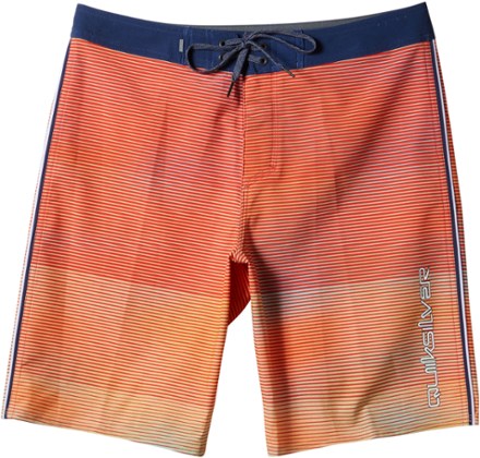 Quiksilver Surfsilk Massive 20" Board Shorts - Men
