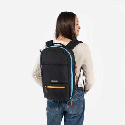 Sherpani Camden Pro Ultimate Commuter Pack 8