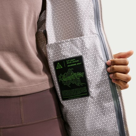 Nike ACG Phantazma Rain Jacket - Women's 7