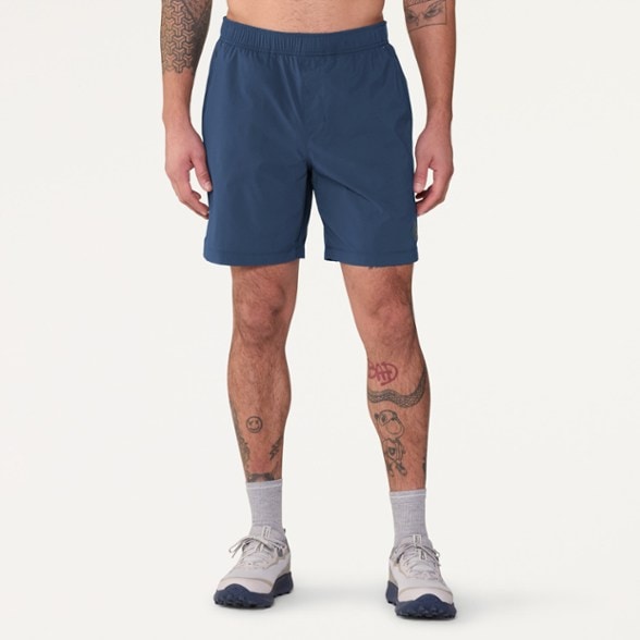 Model info: Height: 6' 2" | Waist: 32" | Inseam: 31" | Wearing size: M