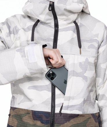 686 Athena Insulated Jacket - Women's 5