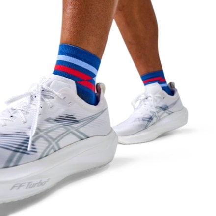 Feetures Elite Light Cushion Quarter Socks 2